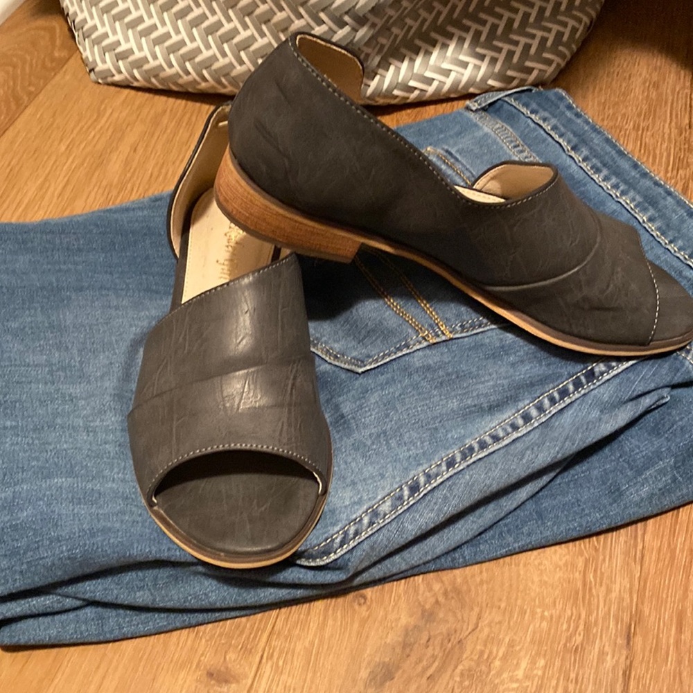 Grey side open with open toe shoes